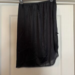 USA Vintage VASSARETTE Half Slip Skirt BLACK NYLON Lingerie Large G79 Lace Slit